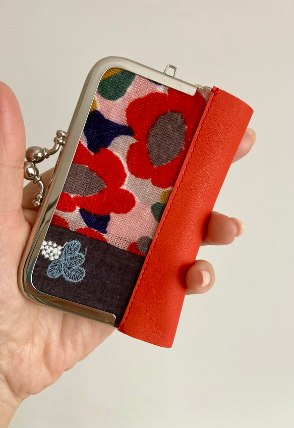 小さながま口財布＊mina perhonen 赤い花柄が可愛いミナペルホネンの