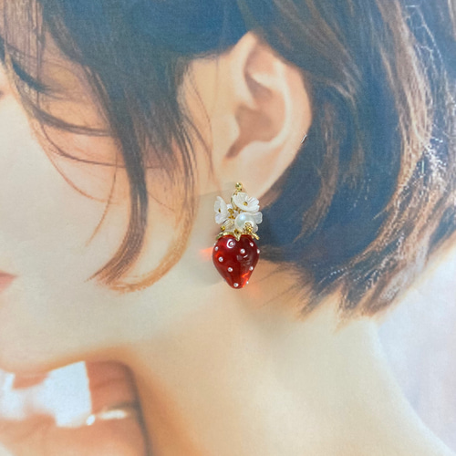 大粒いちごの耳飾り/紅苺/ピアス/サージカルステンレス ピアス
