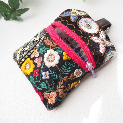 SALE【限定1点】インド刺繍リボンポーチ（イヤホンケース/コイン