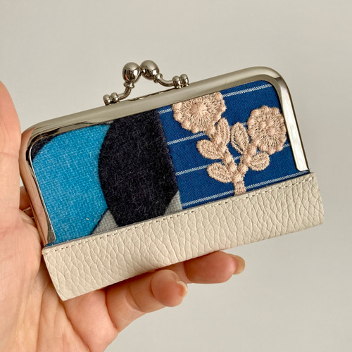 小さながま口財布＊mina perhonen 小花の刺繍が可愛いミナペルホネンの