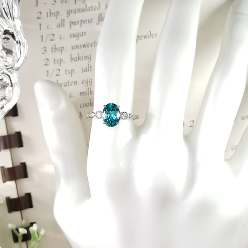 奇跡の煌めき✨ パライバトルマリン 人工宝石 オーバル 8x6mm リング