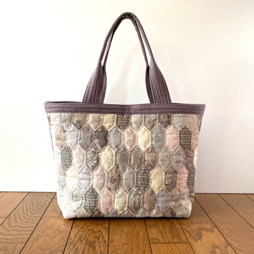 縦長ヘキサゴンのパッチワークキルトバッグ トートバッグ lilla＊ 通販