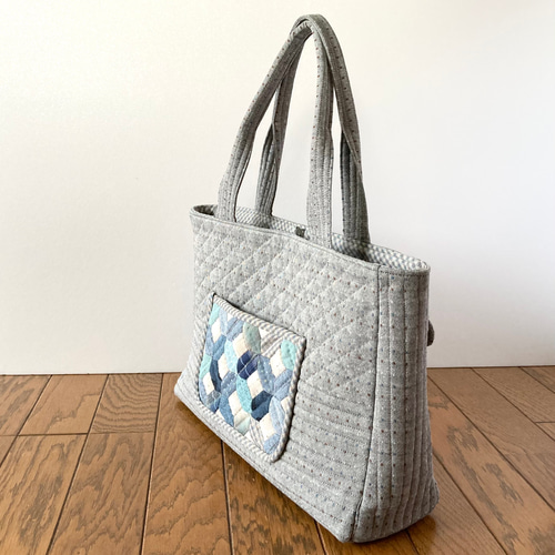 ポケット付きパッチワークキルトバッグ トートバッグ lilla＊ 通販