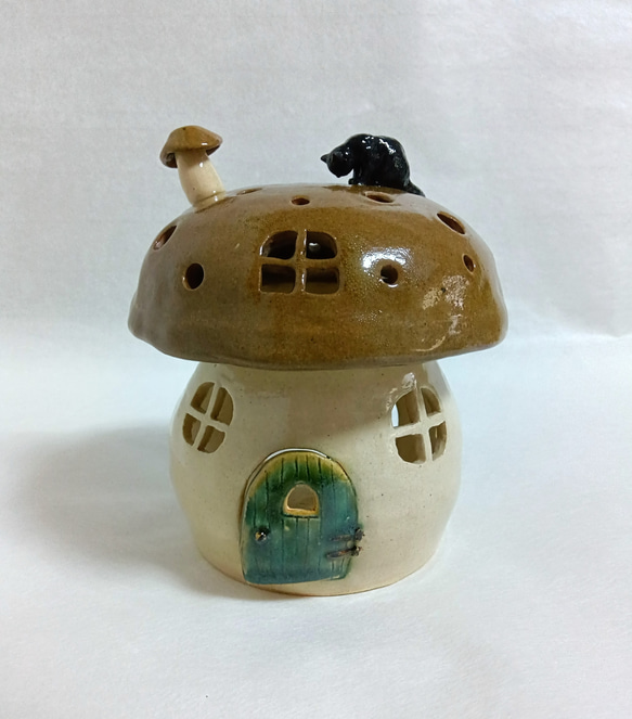 キノコのランプ 陶器 黒ネコ スタンドライト・テーブルランプ 粘土工房