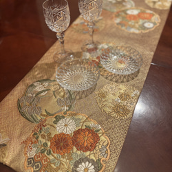 豪華刺繍 花嫁衣装の丸帯から作ったタッセル付き正絹テーブルランナー