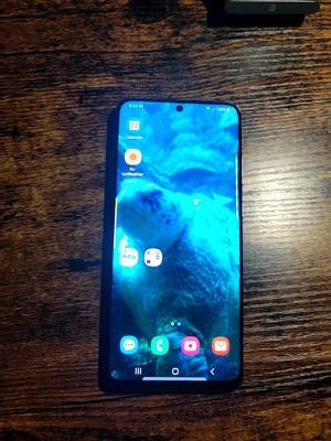 Samsung Galaxy S20 Ultra 5G SM-G988UZKAXAA 5G Unlocked Cell Phone