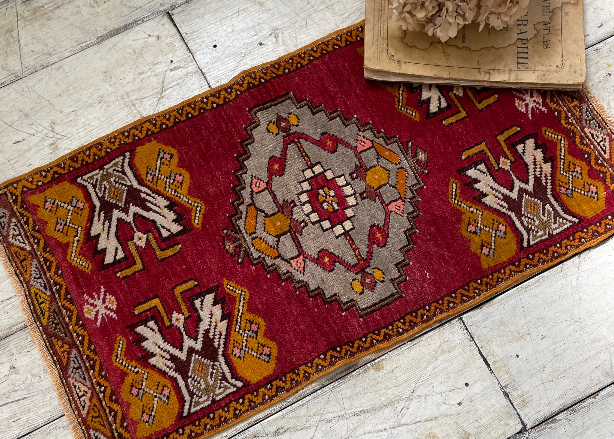 1960年代トルコ・クルシェヒルの草木染めラグ（89×48cm) ヴィンテージ