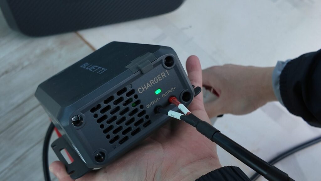 Bluetti Charger 1】ポータブル電源専用の走行充電器を1ヶ月毎日使った
