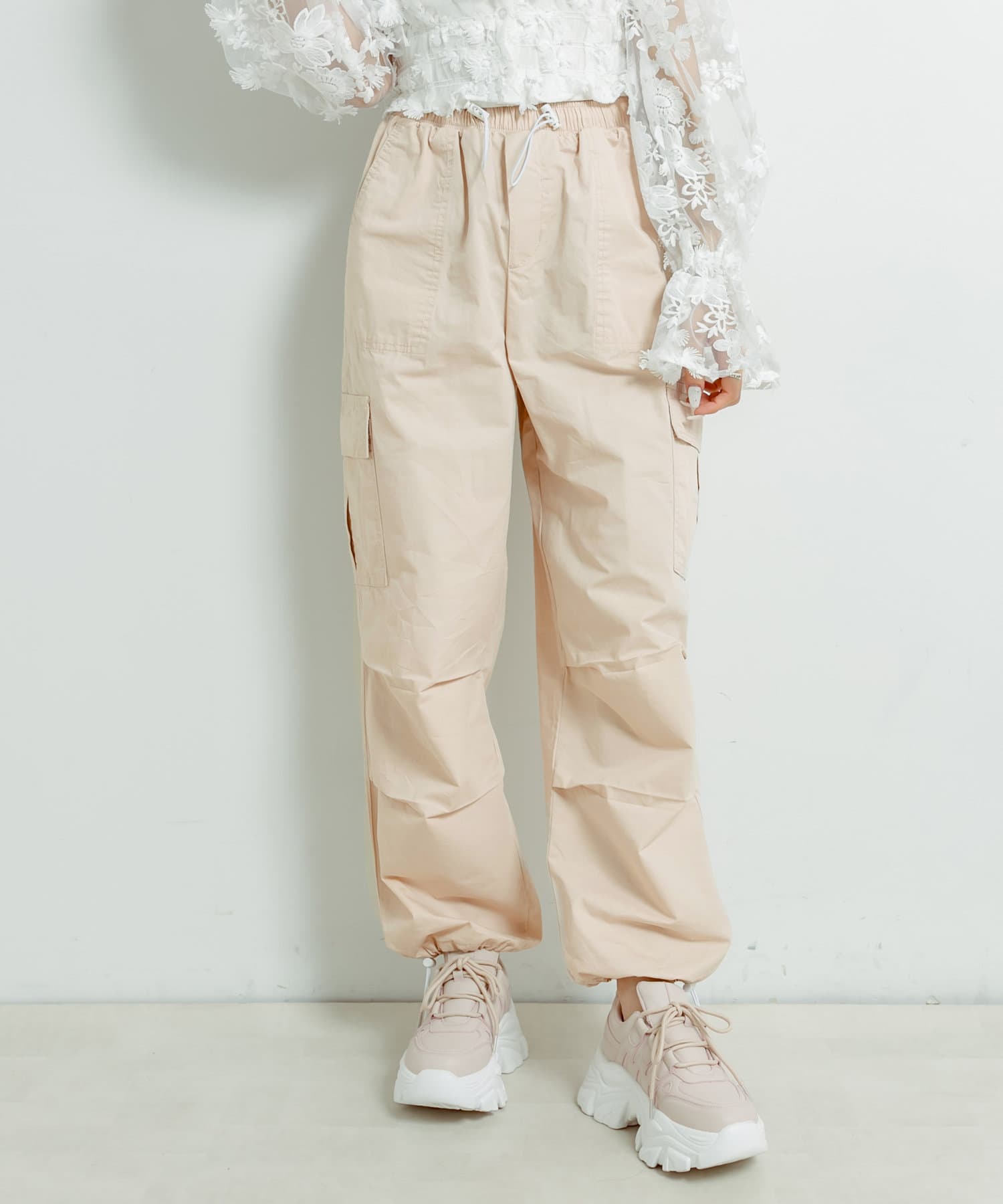 新色追加/WEB限定カラーあり】裾しぼりゆるカーゴパンツ | OLIVE des