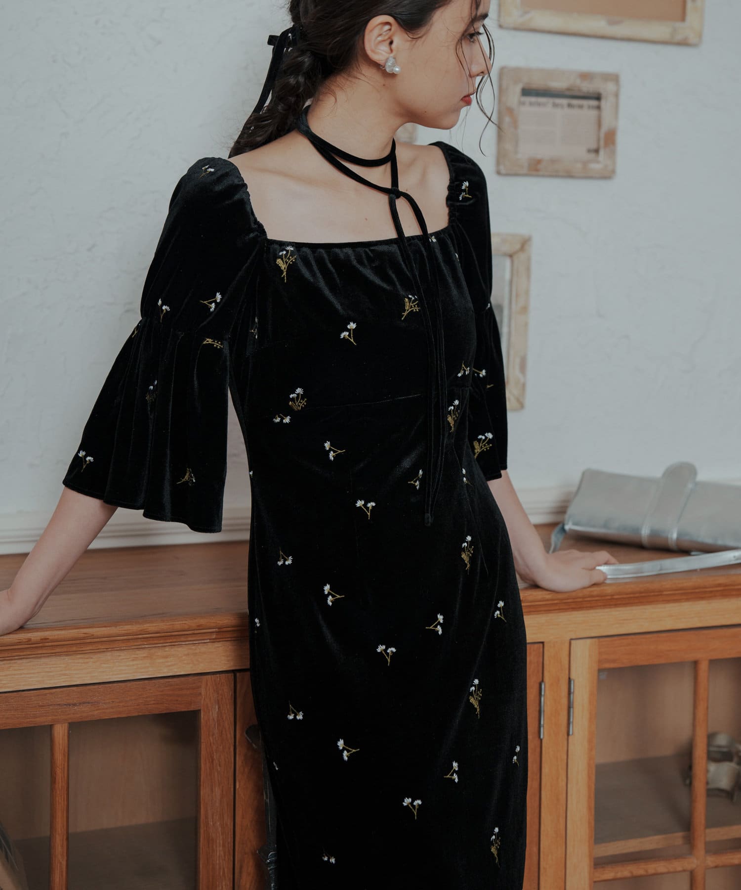 オケージョンドレス/結婚式】velour bell sleeve dress | Kastane