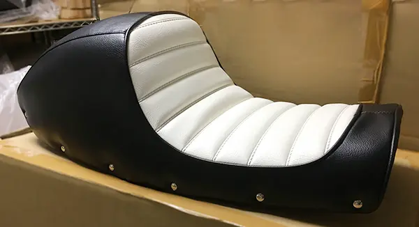 形状別サンプル シングルシート | バイク カスタムシートの