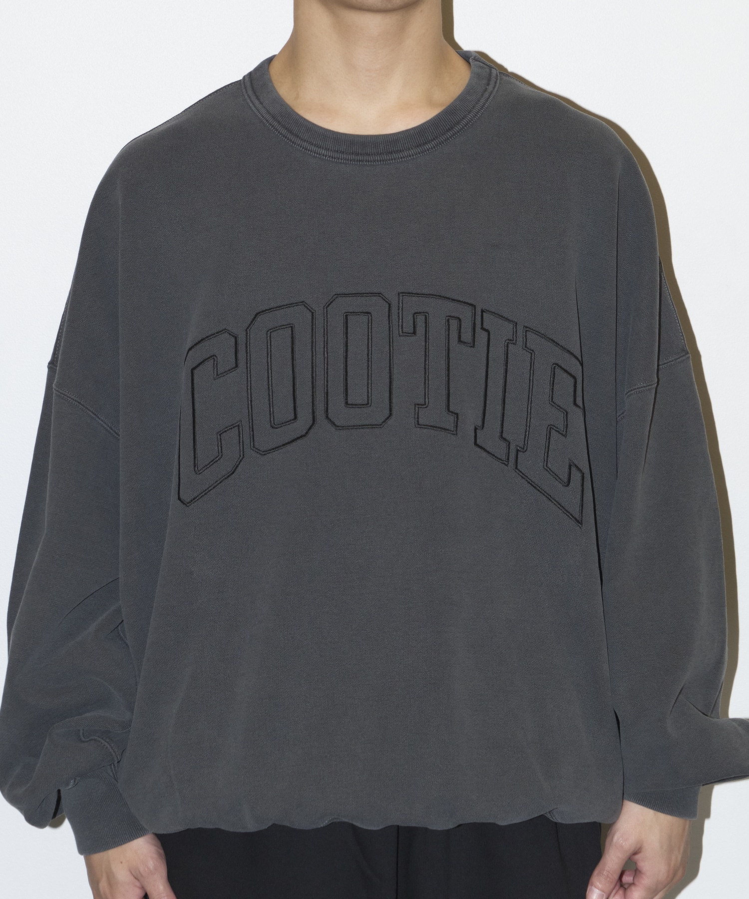 Pigment Dyed Open End Yarn Sweat Crew(S BLACK): COOTIE PRODUCTIONS