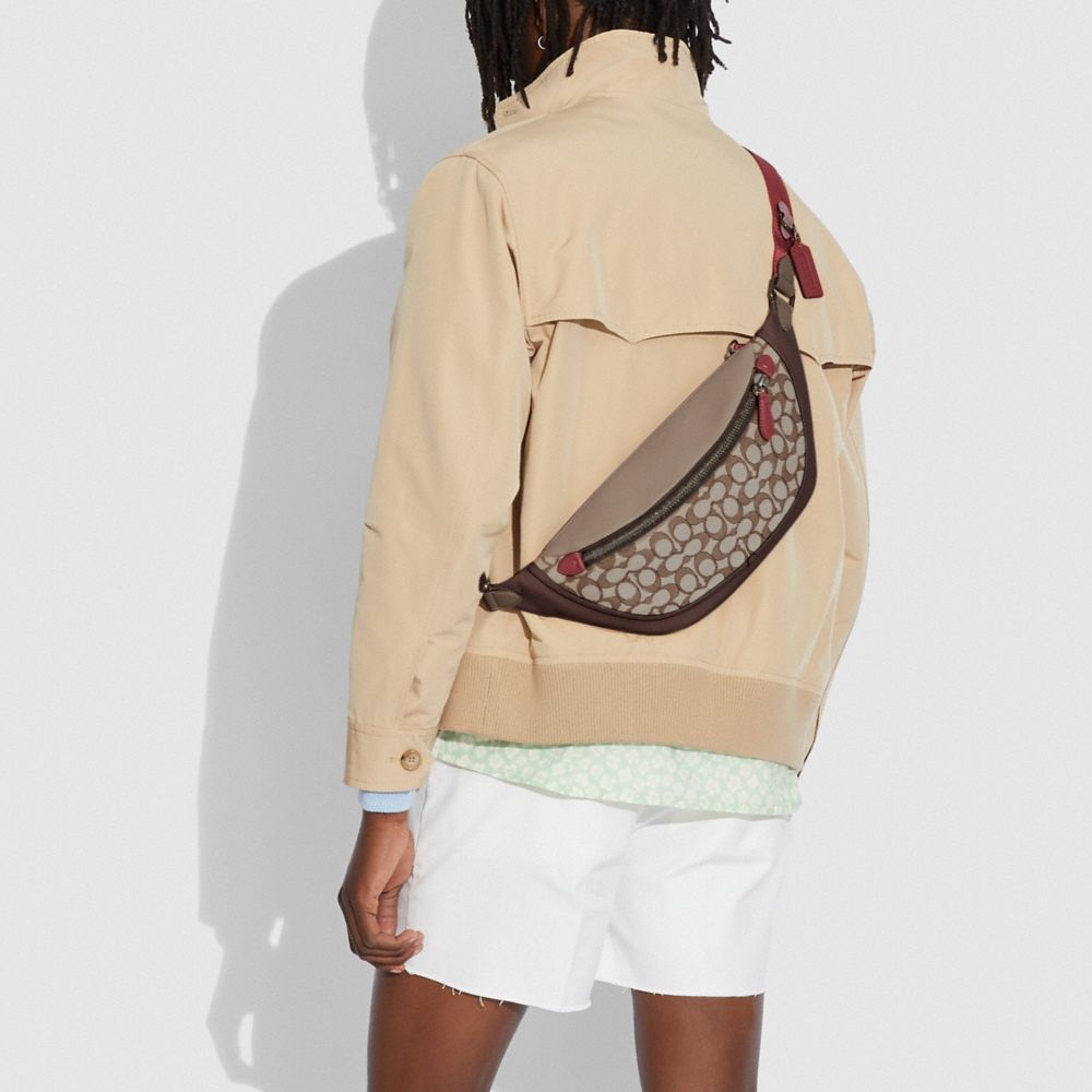 公式】COACH – コーチ | リーグ ベルト バッグ シグネチャー ジャカード