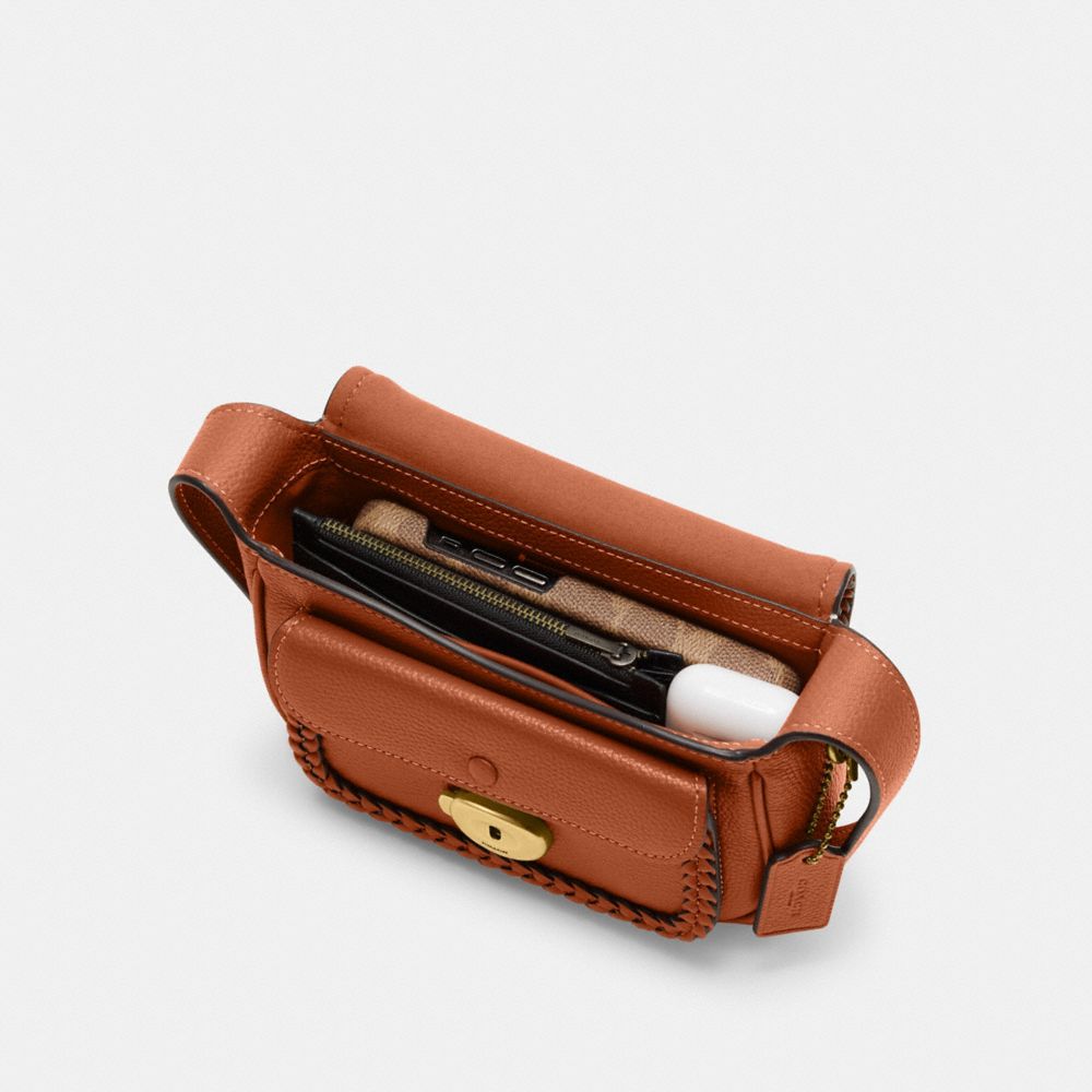 公式】COACH – コーチ | タビー メッセンジャー 19・ブレイド