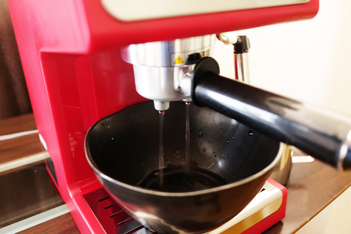 デロンギ社製の家庭用エスプレッソマシン「アクティブ」レビュー