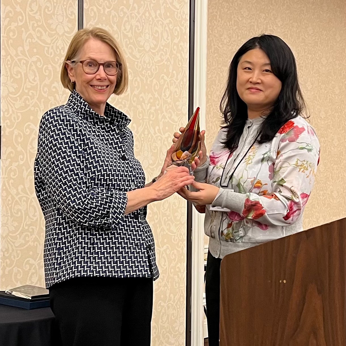 The Columns » Elizabeth Oliver Receives Lifetime Service Award