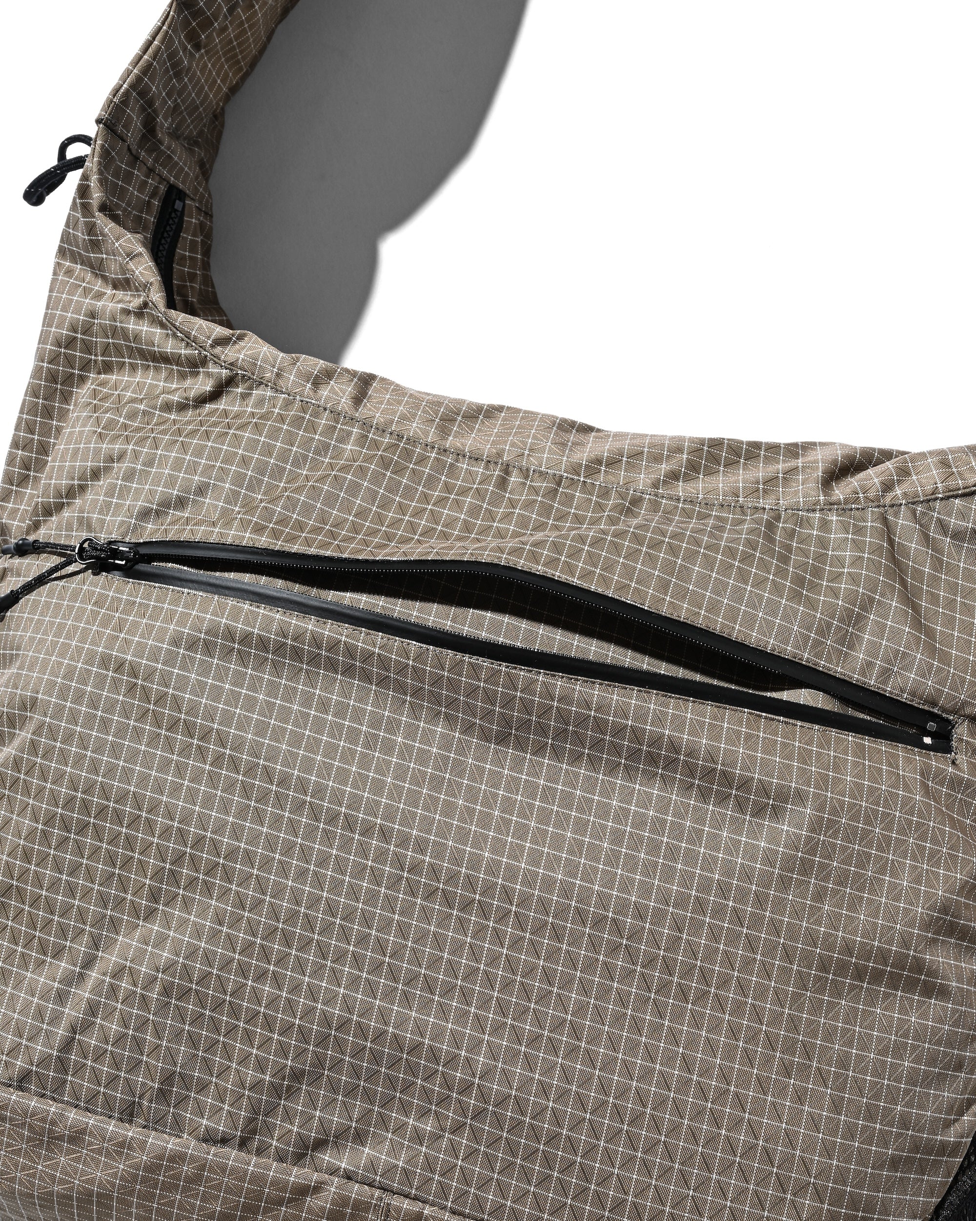 1.31 SAT 20:00- IN STOCK】ATHLETIC BAG WITH Dyneema®(BEIGE)