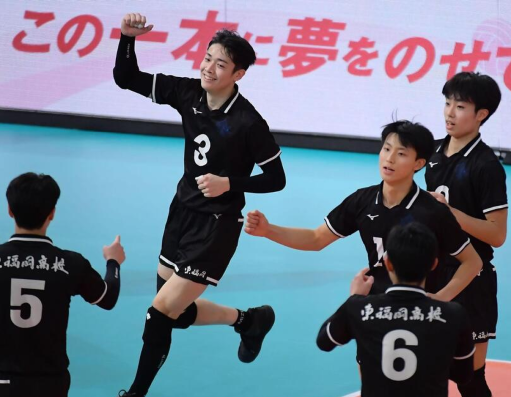 東福岡高校ラグビー部、サッカー部、バレー部の選手の皆さん感動を