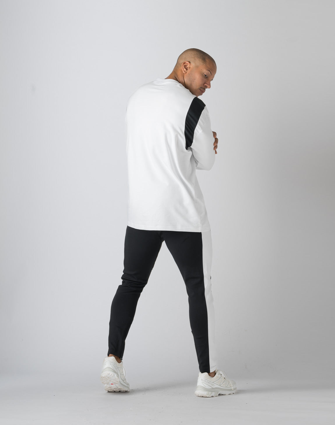 CRONOS SHOULDER REGION LINE LONG SLEEVE T 【WHITE】