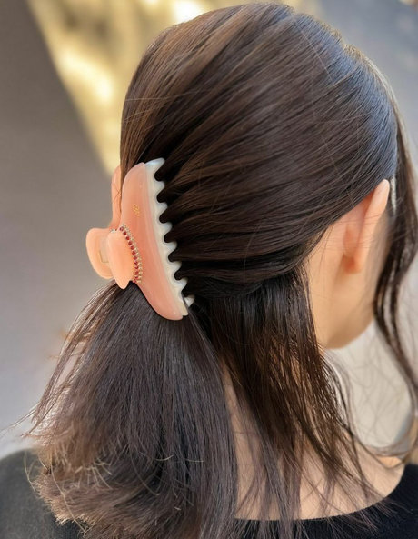 愛され要素たっぷりのコンサバ系ヘアクリップ | acca(アッカ) | ONWARD