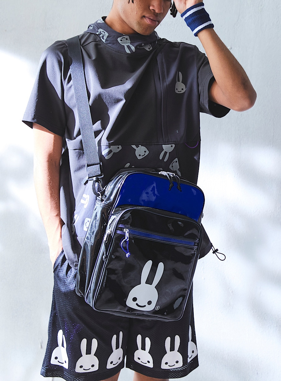 エナメルショルダーバッグ L｜ウサギがいる｜CUNE ONLINE STORE