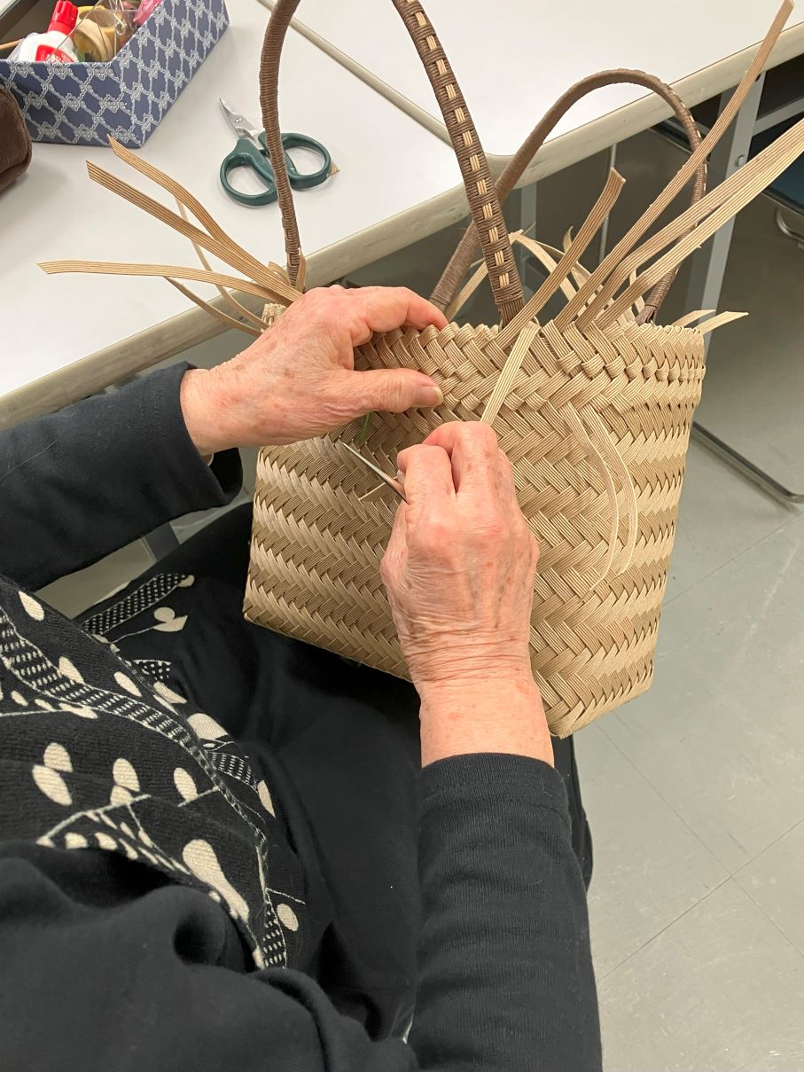 デザインにこだわった かごバッグ・クラフトバンドの雑貨｜ジェームス
