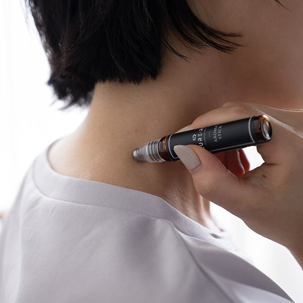 履くだけで足から体のバランスを整える『かかと枕サポーター(KAKATO