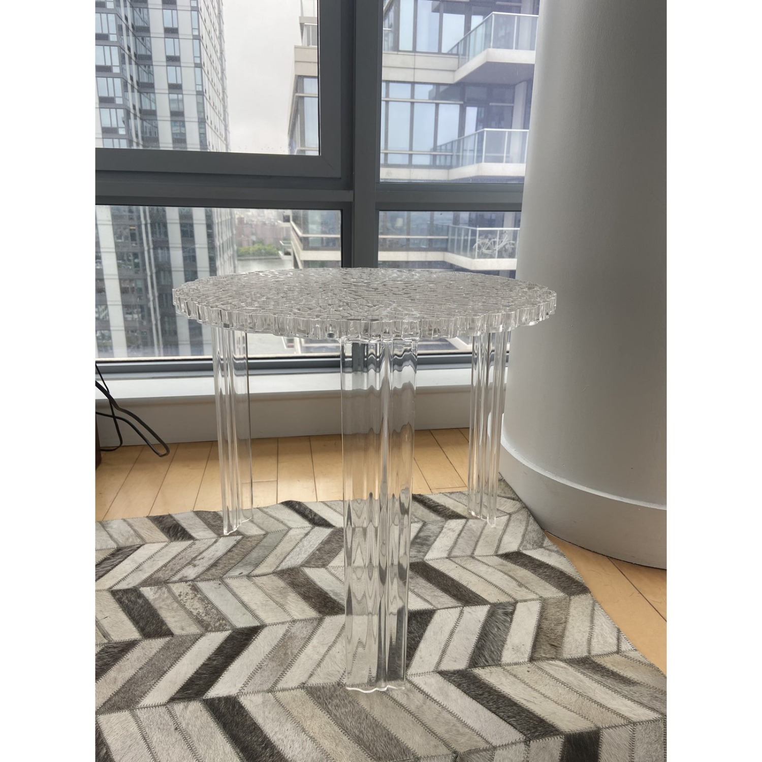 Kartell Genuine T-Table - AptDeco