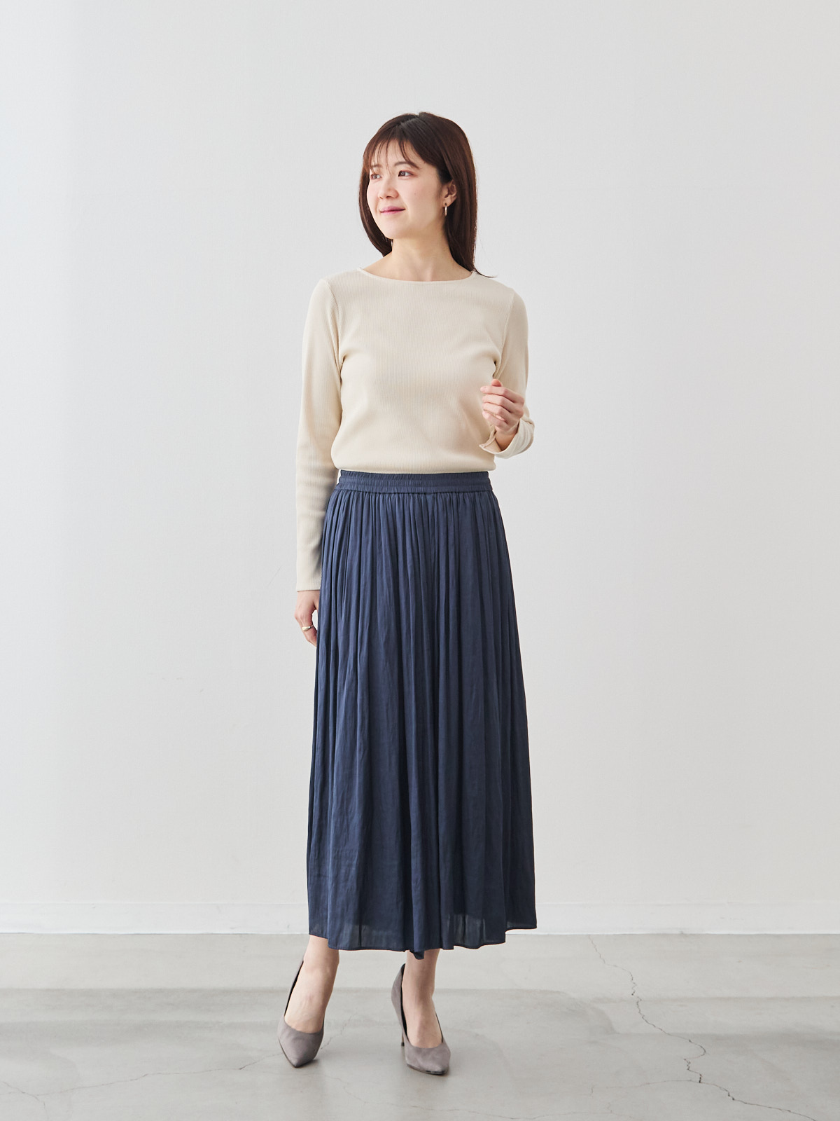 ヴィンテージサテンのフレアパンツ/ミッドナイトブルー | Factelier