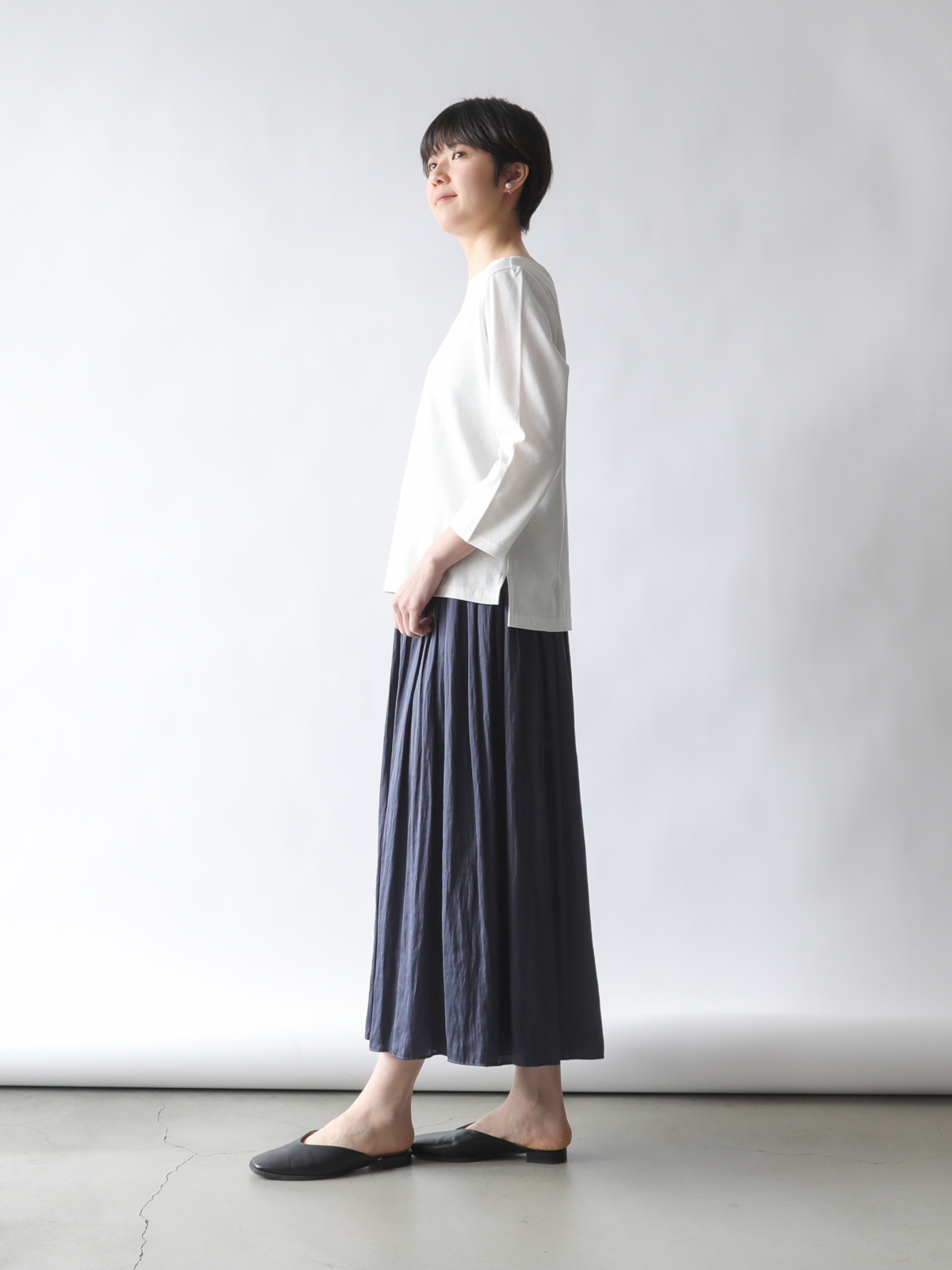 ヴィンテージサテンのフレアパンツ/ミッドナイトブルー | Factelier