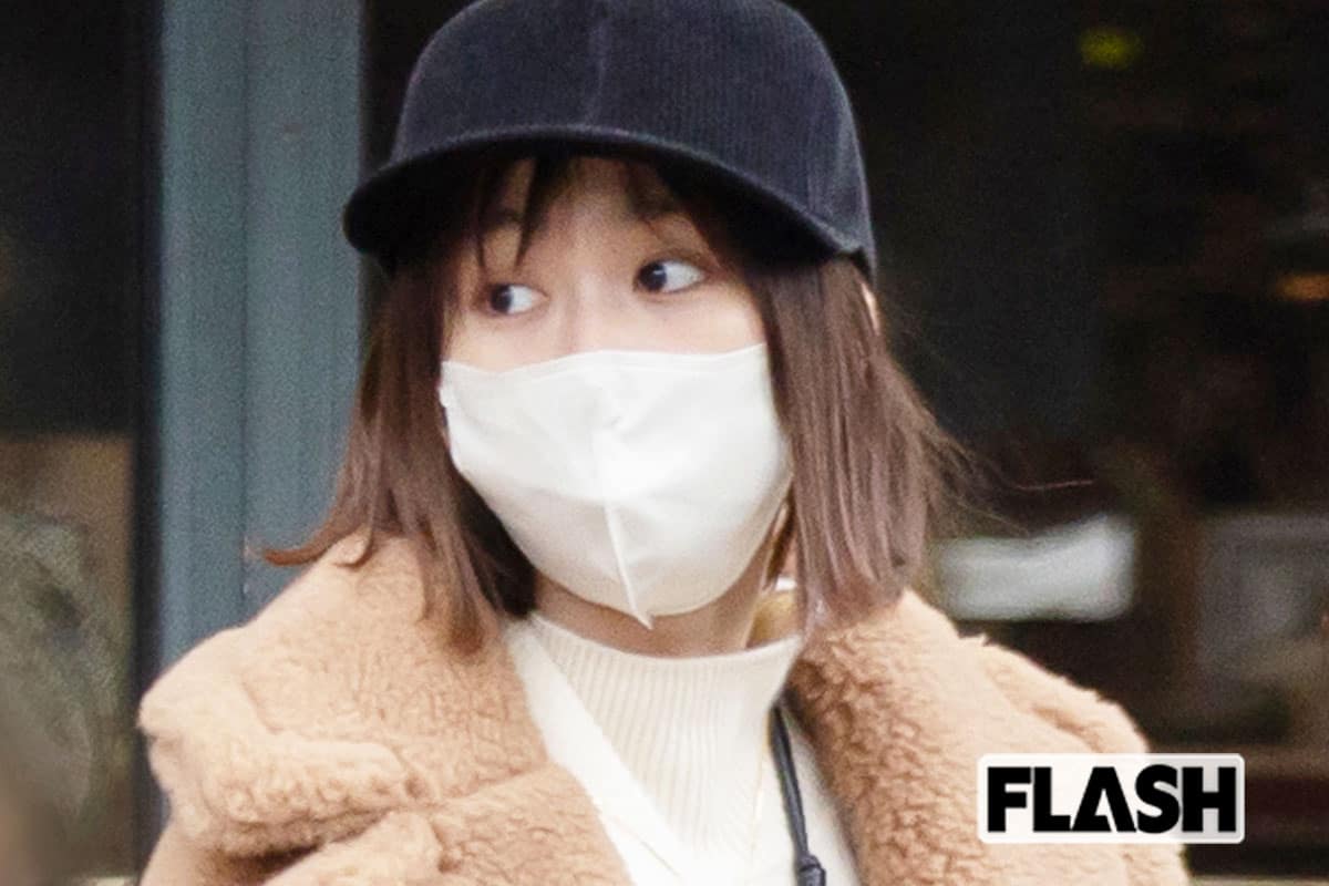 桐谷美玲、愛犬散歩に45万円の高級ブランドコート！独立後も“収入は