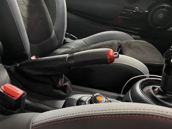 取り付けレポート」F57 JCW JCW ハンド・ブレーキ・グリップ・レバー