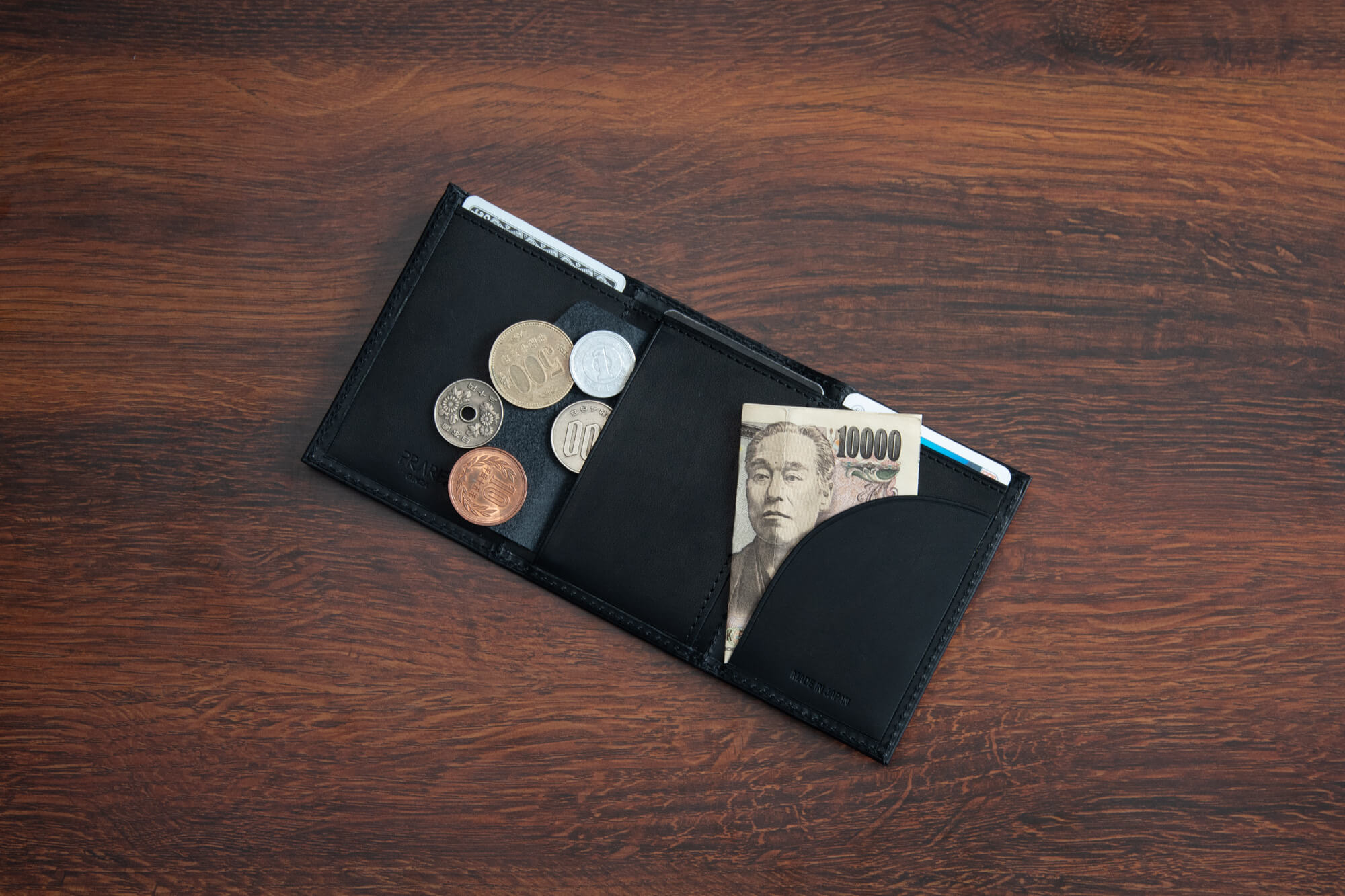 ミニマルな革財布「PRESSo（プレッソ）」が届いたのでファースト