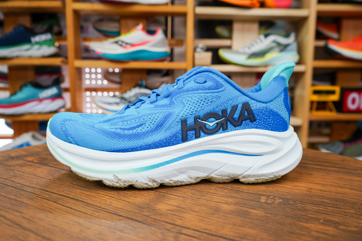 HOKA注目の『クリフトン 10』はどう変わった？ 走りやすさを追求した