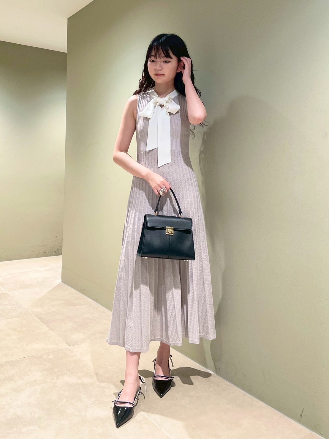 オフィシャル・MASHアプリ限定】ボウタイリボンニットワンピース