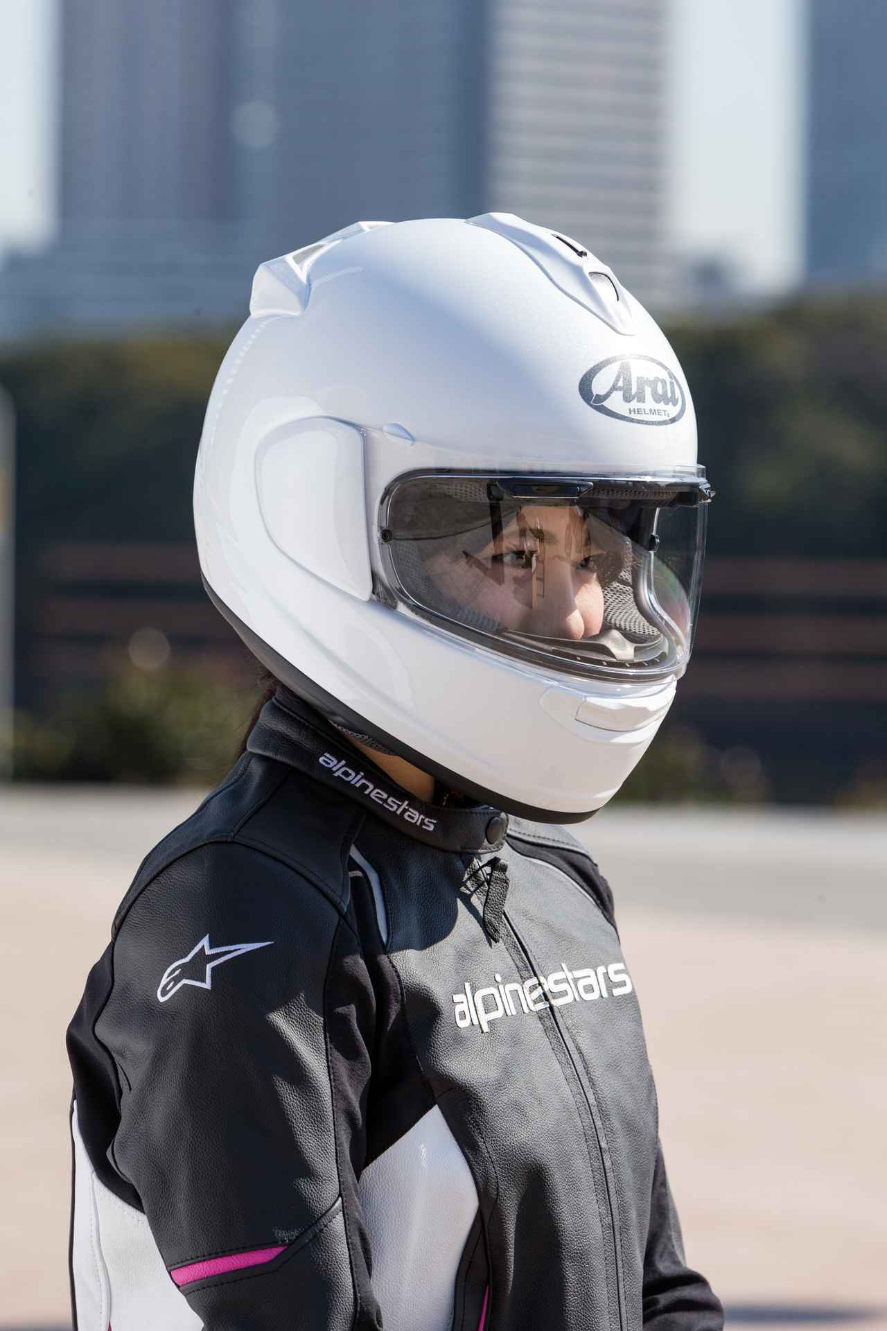 Arai VECTOR X／VECTOR X・TOUGH＞レース指向モデルとは一線を画した