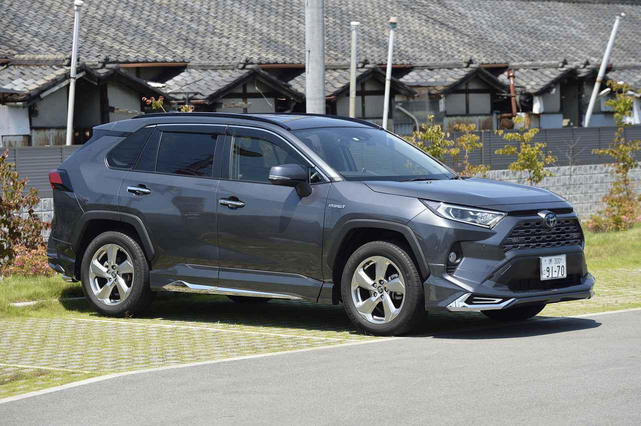 ガソリンだけじゃないHYBRIDで4駆モデルもあります。RAV4 HYBRID G（6