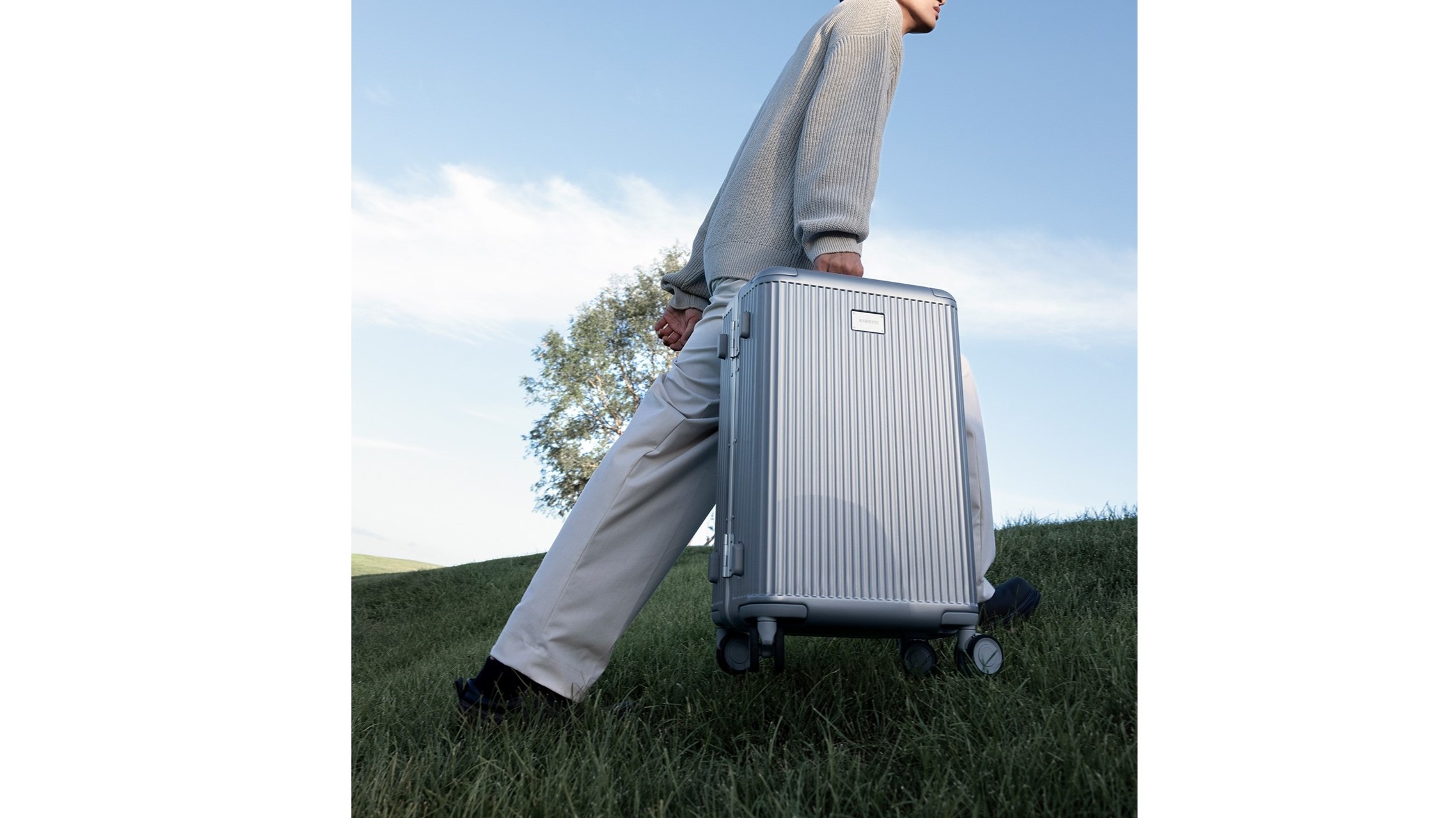 Xiaomiから軽量性と耐久性を兼ね備えたアルミフレームのスーツケースが