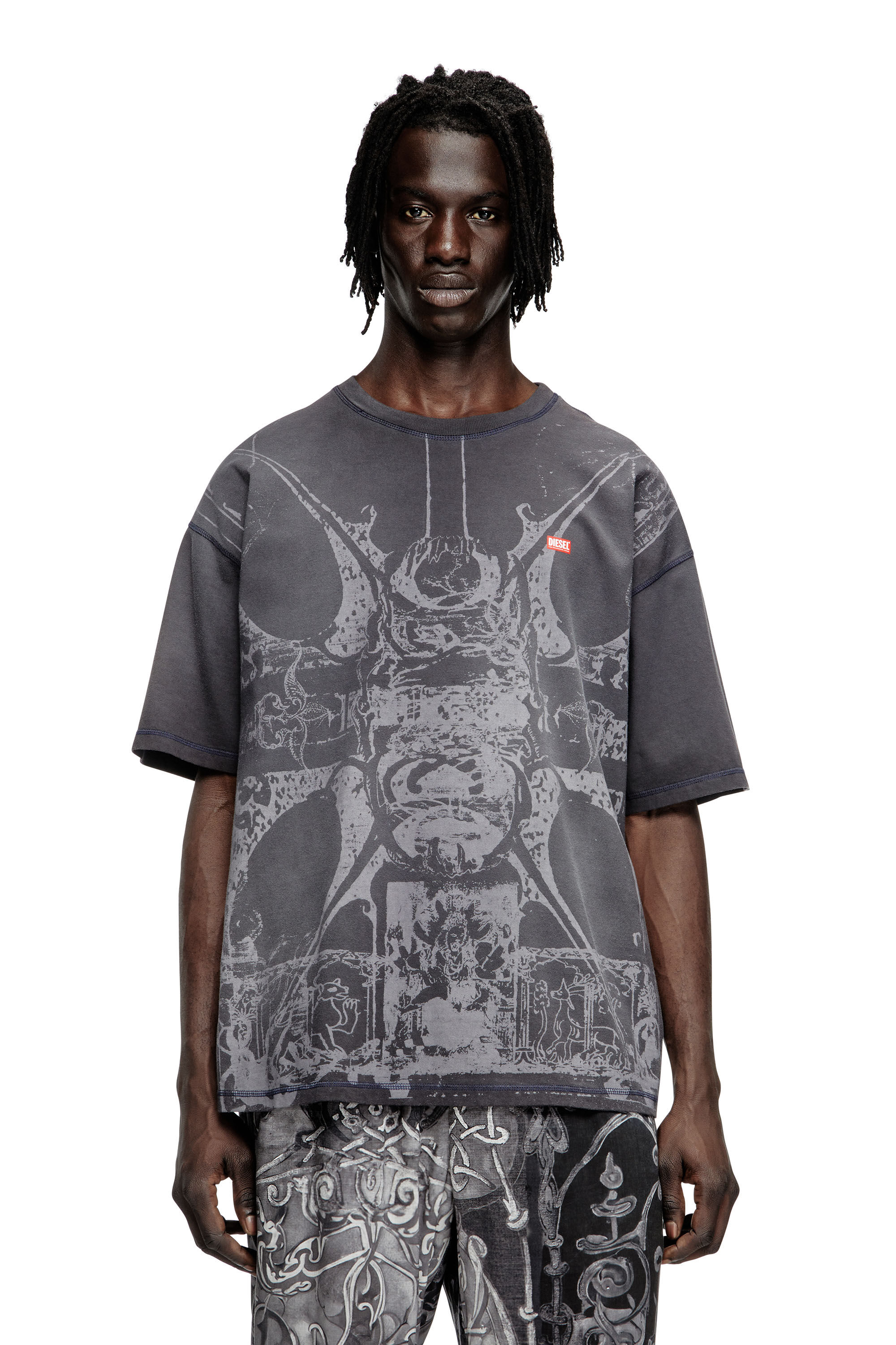 Men's T-shirt with tonal medieval print | Black | Diesel