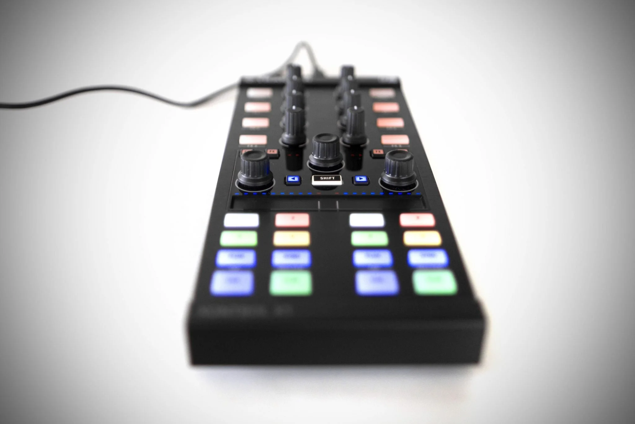 REVIEW: Traktor Kontrol X1 MK2 DJ controller