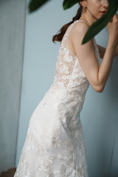 刺繍 総レース バックV ソフトマーメイドドレス（W255）