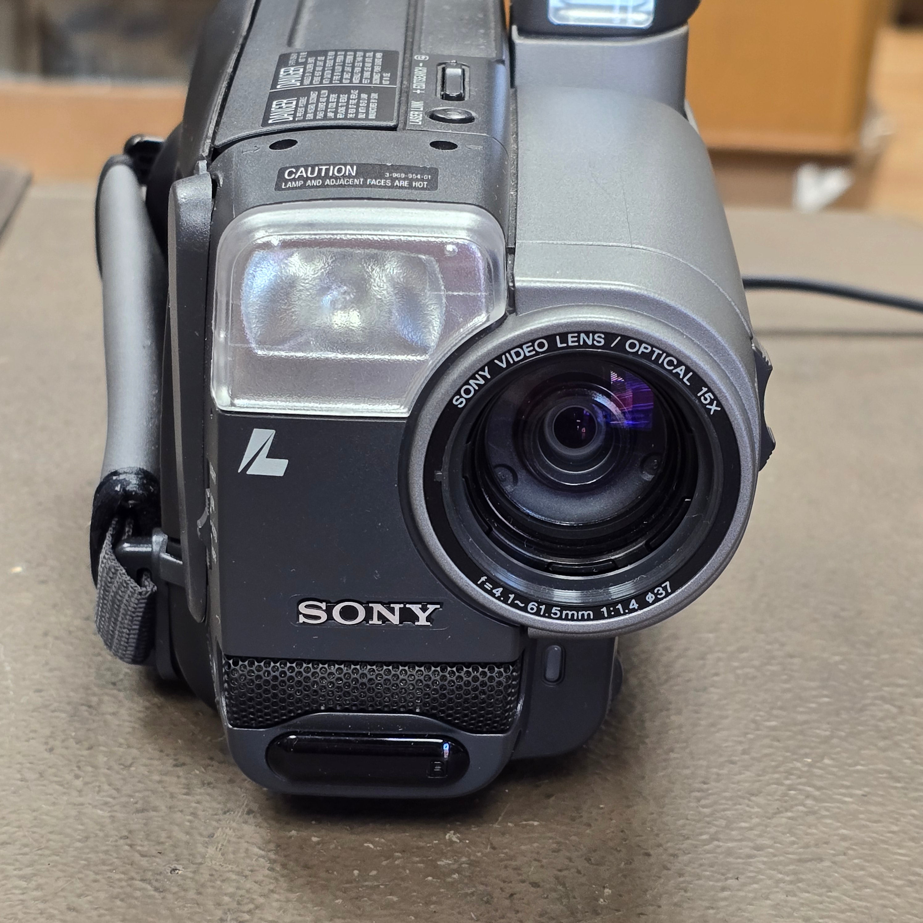 Sony CCD-TR86 Video 8mm NTSC Video Camcorder S# 25541 – Du-All Camera