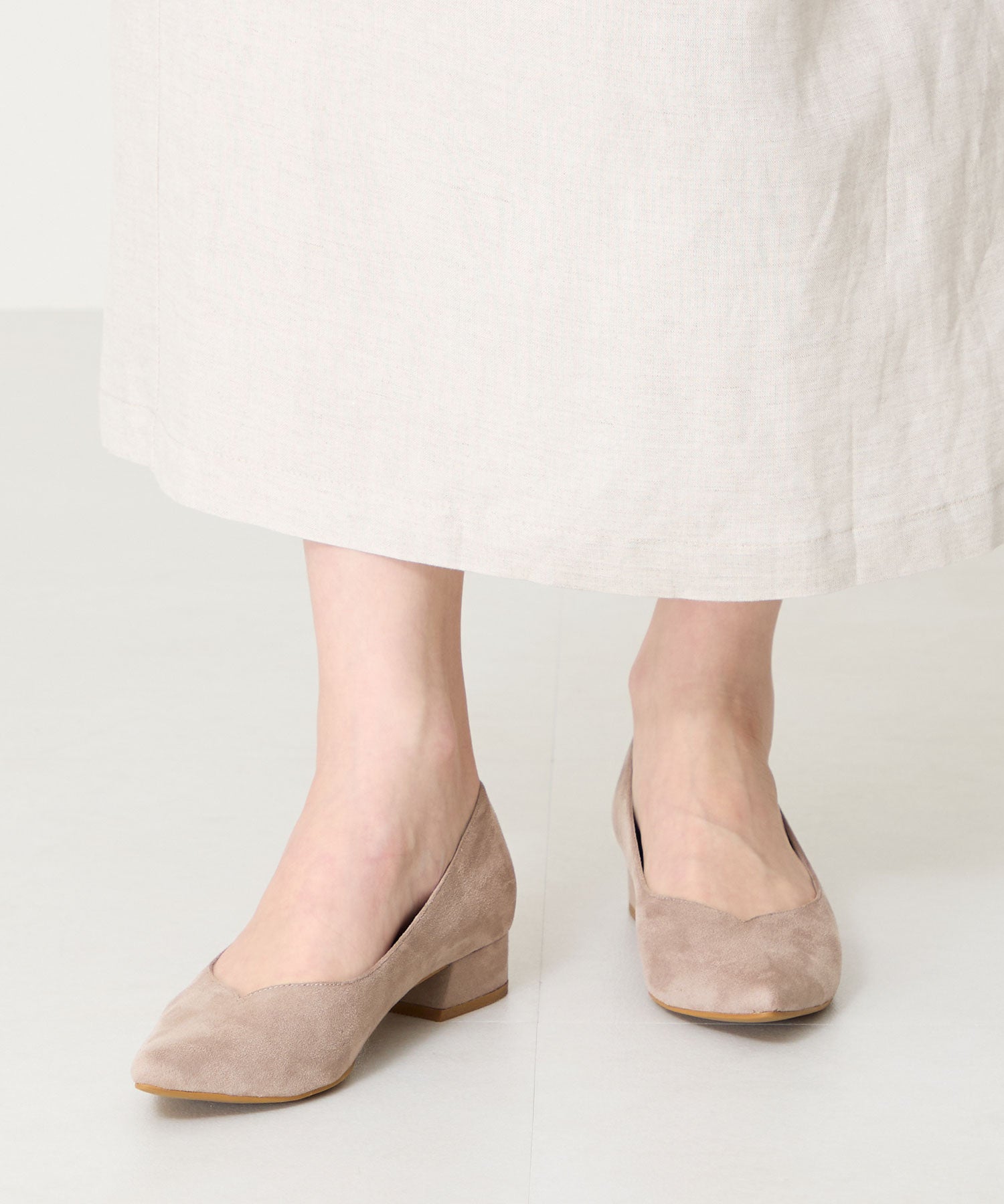 WEB限定】スリットカットポインテッドトゥヒールパンプス/55105