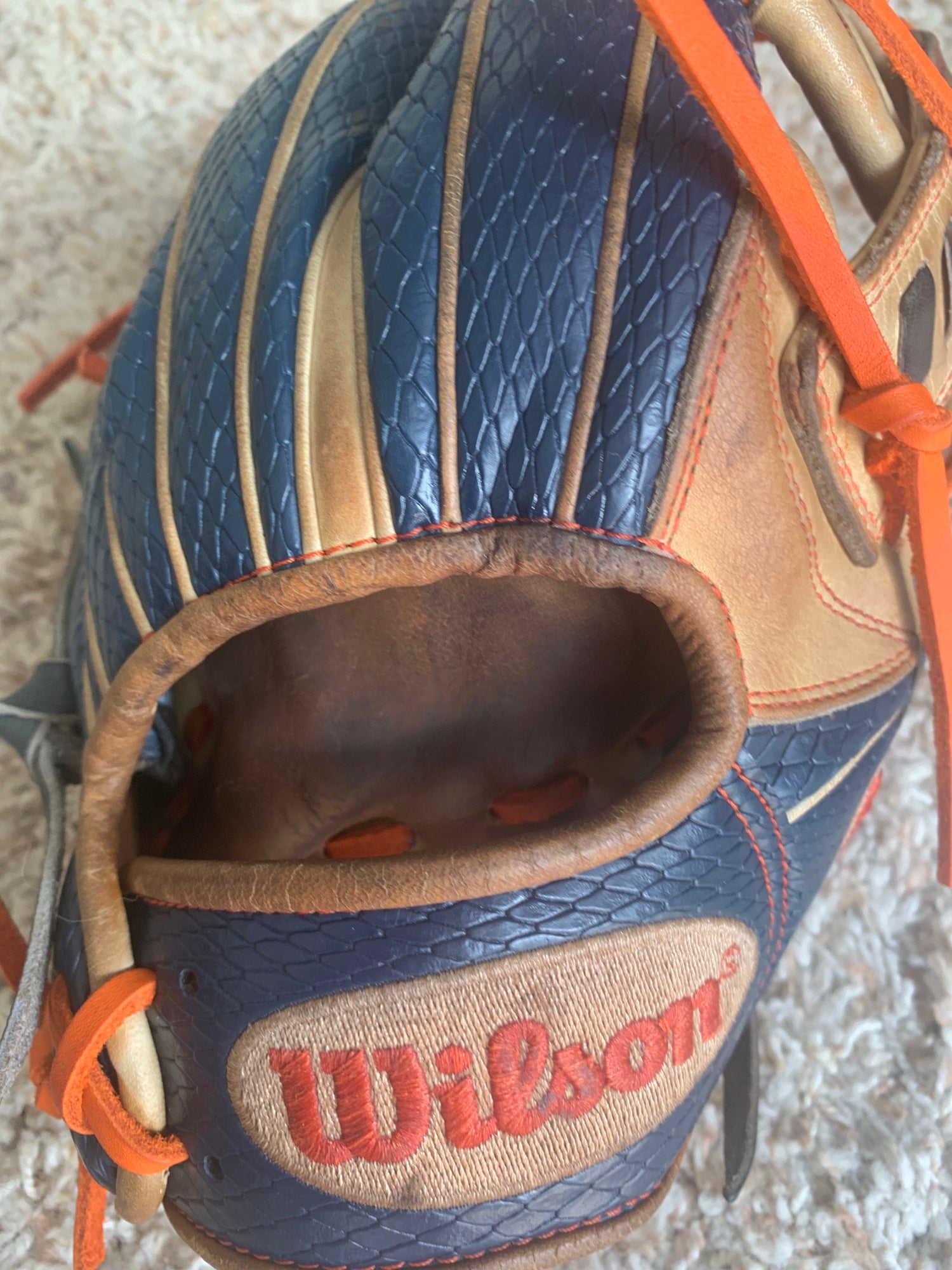 Wilson A2000 11.5 Jose Altuve Game Spec | SidelineSwap | Buy and