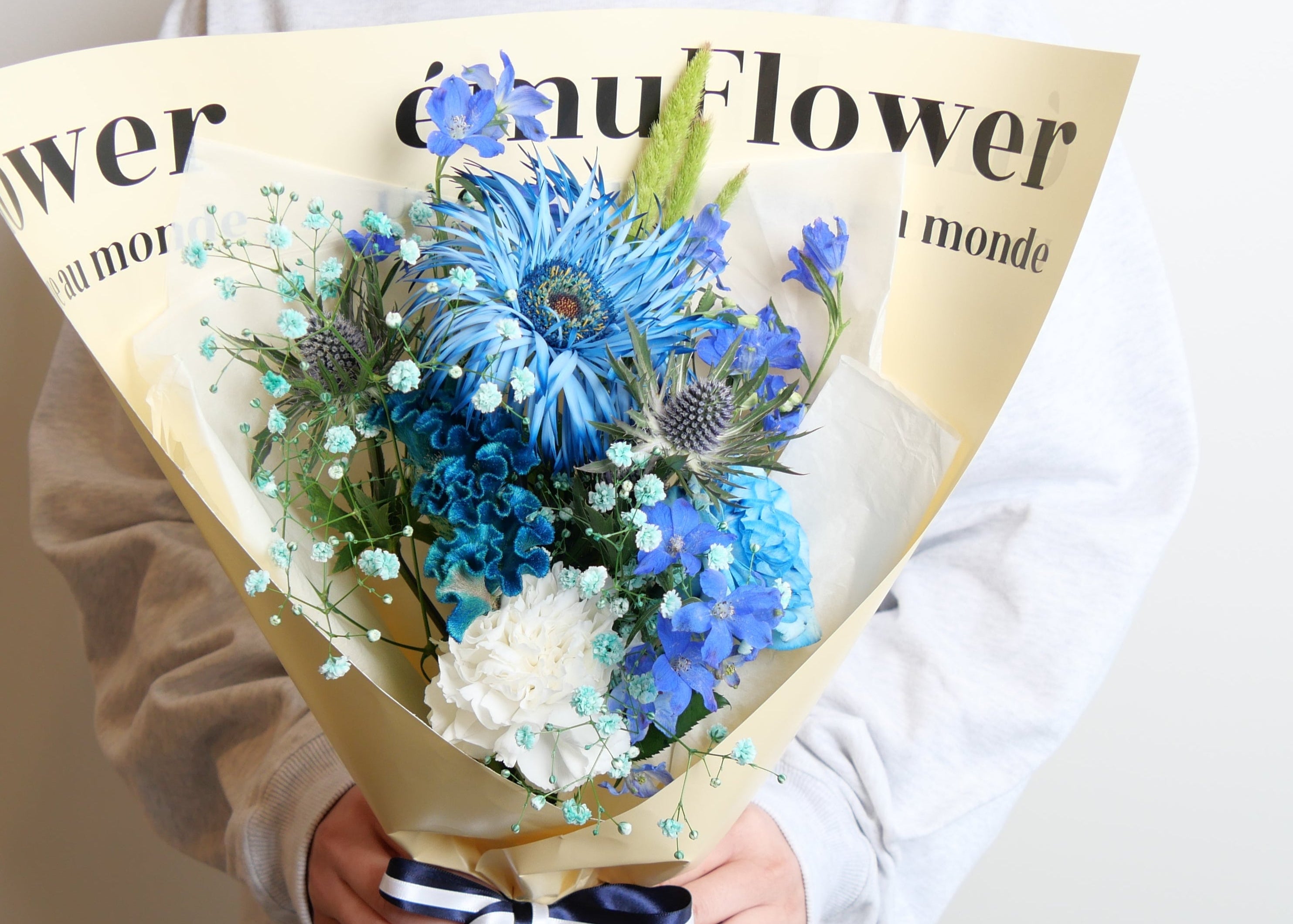 ブルーブーケ Mサイズ【花束】 | ému Flower (エミュフラワー)