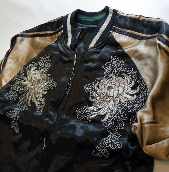 花旅楽団 SCRIPT 白菊に白孔雀柄 リバーシブル刺繍スカジャン ブラック