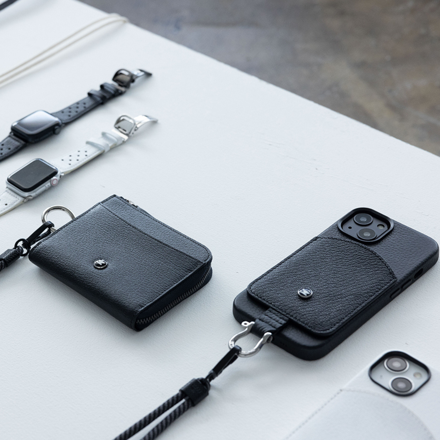 ジップレザーウォレット ブラック AirTag 収納ポケット付き 財布 / Zip