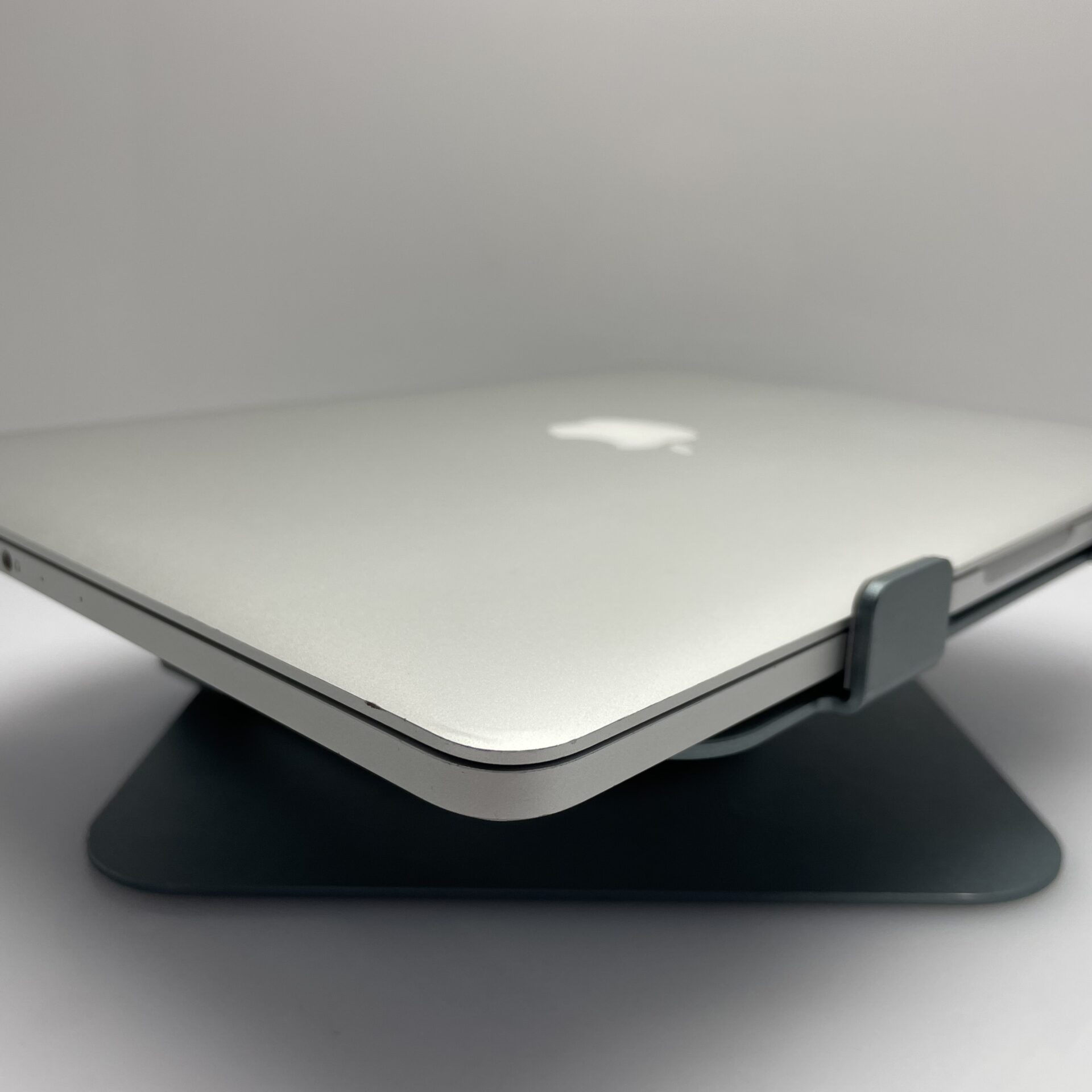 Buy Used Apple Macbook Pro 