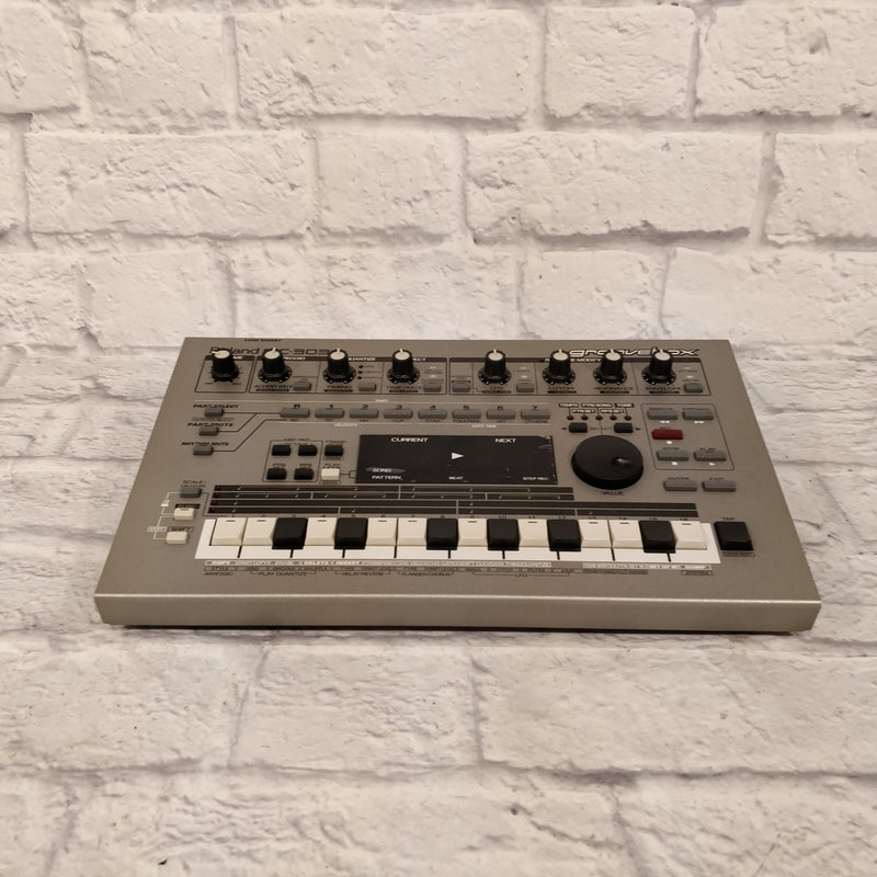 Roland MC-303 Groovebox Sequencer w Power Adapter - Evolution Music