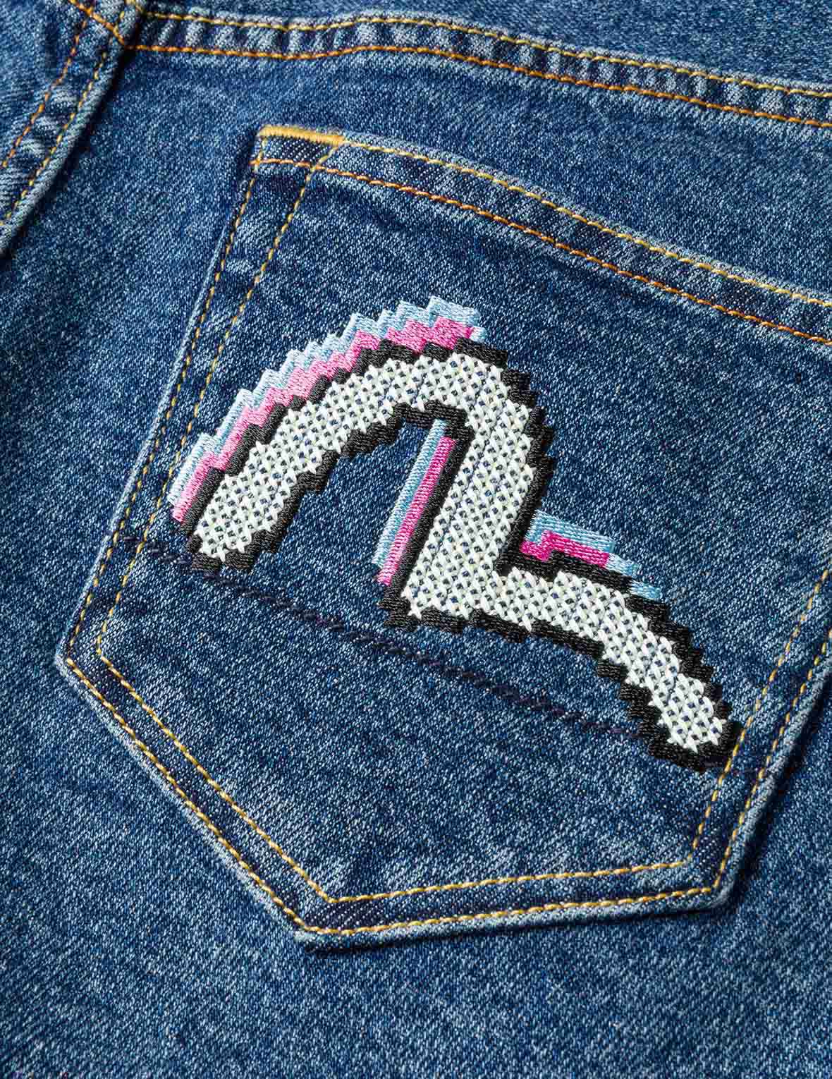 ピクセルカモメ刺繍リラックスフィットジーンズ – EVISU